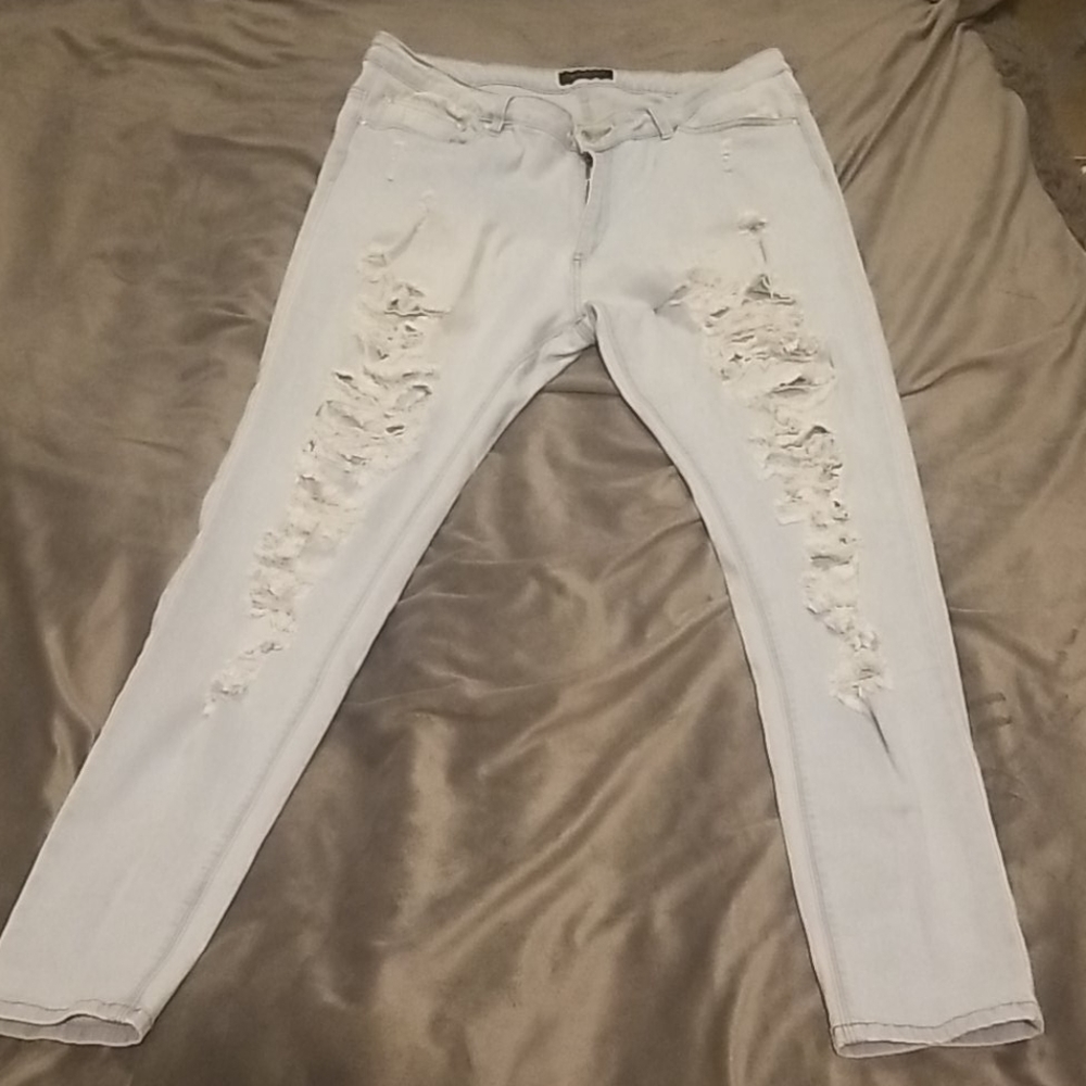Light wash ripped Jeans